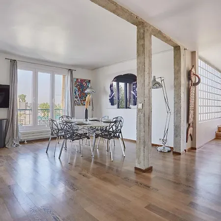 Very Nice Apartment With Terrace Neuilly